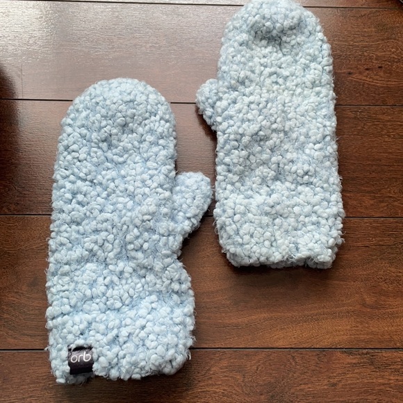 Orb Toque and Mitten Set - Picture 5 of 5